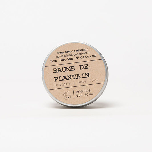 Le plantain Lancéolé est une plante précieuse qui possède une gamme impressionnante de constituants bénéfiques pour la santé, notamment des mucilages, des glucosides d'iridoïdes, des flavonoïdes, des tannins, de l'acide silicique, de la vitamine C, des minéraux tels que le potassium, le calcium et le magnésium, ainsi que des coumarines.