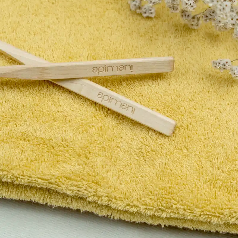 Notre brosse a dents en bois est adaptée aux enfants grâce a son plus petit format