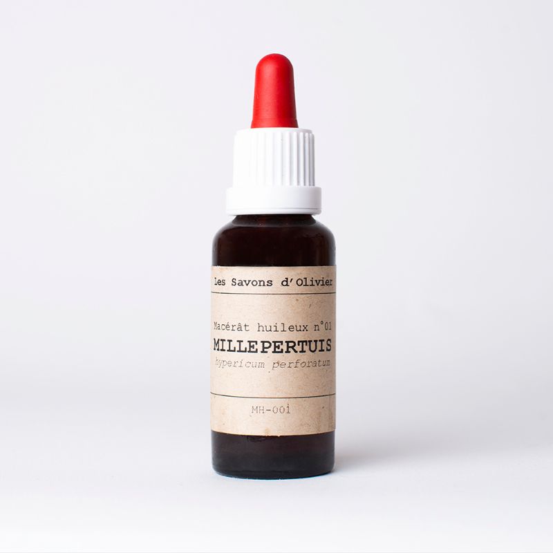 Efficace contre les douleurs siégeant sur les nerfs et les articulations, le macérât huileux de Millepertuis est aussi très anti-inflammatoire en raison de sa teneur en hypéricine. Enfin, comme de nombreux macérats huileux et huiles végétales, ses vertus régénératrices et apaisantes soulagent les peaux agressées par le soleil.