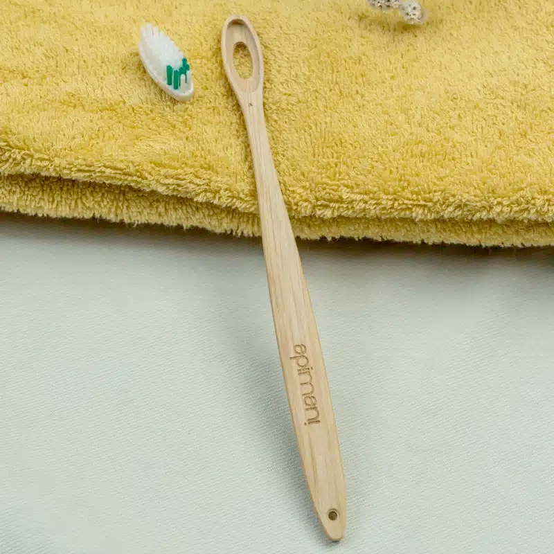 Brosse à dents en bois qui constitue une véritable alternative aux brosses à dents en plastique 